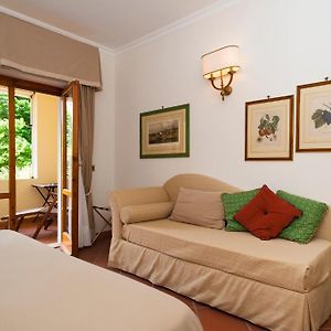 Camera classica con letto queen size